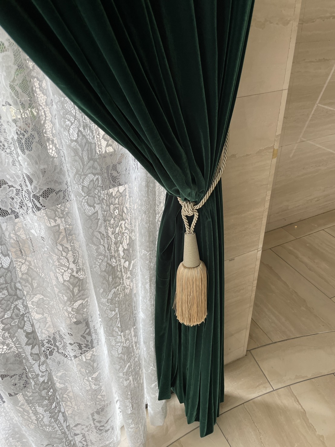 特価超美品フィスバカーテンfisba薄グリーン刺繍入1枚 特価超美